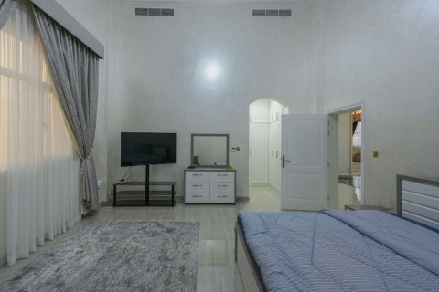 عقار تجاري للبيع في Mohamed Bin Zayed City، أبو ظبي، الإمارات العربية المتحدة 2000 متر مربع ، رقم 594274 - صورة 13