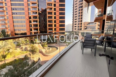 Appartamento in vendita a Palm Jumeirah, Dubai, EAU 1 camera da letto, 120 mq. № 628040 - foto 1