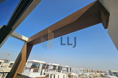 Vilë në Abu Dhabi, Emiratet e Bashkuara Arabe 4 dhoma gjumi, 460 m2. № 566453 - Foto 3