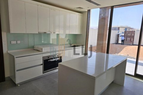 Vilë në Abu Dhabi, Emiratet e Bashkuara Arabe 4 dhoma gjumi, 460 m2. № 566453 - Foto 16