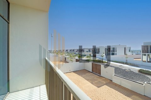Vilë në Abu Dhabi, Emiratet e Bashkuara Arabe 4 dhoma gjumi, 460 m2. № 566453 - Foto 4