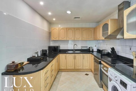 Apartment in Dubai Marina, Dubai, UAE 3 bedrooms, 184 sq.m. № 627992 - photo 3