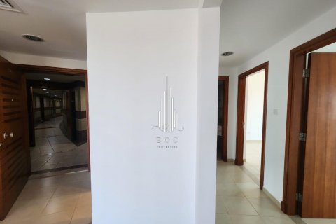 Üürile anda korter asukohaga Al Khalidiya, Abu Dhabi, AÜE: 2 magamistoaga, 102 m² Nr 572789 - pilt 3