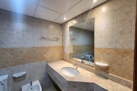 Üürile anda korter asukohaga Al Khalidiya, Abu Dhabi, AÜE: 2 magamistoaga, 102 m² Nr 572789 - pilt 10