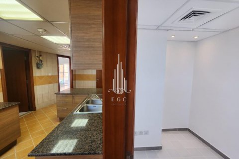 Üürile anda korter asukohaga Al Khalidiya, Abu Dhabi, AÜE: 2 magamistoaga, 102 m² Nr 572789 - pilt 4