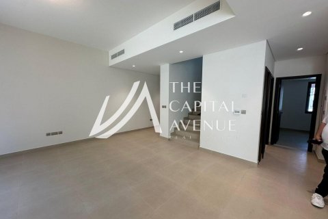 Townhouse in Khalifa City, Abu Dhabi, UAE 2 bedrooms, 123 sq.m. № 605013 - photo 5