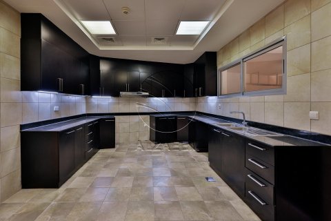 Vila v Al Maqtaa, Abu Dhabi, SAE 5 ložnice, 1217 m² Č.: 616064 - fotografie 13