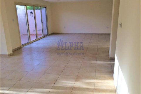 Kamienica na sprzedaż w Al Hamra Village, Ras Al Khaimah, ZEA 4 sypialnie, 257.3 mkw., nr 625136 - zdjęcie 4