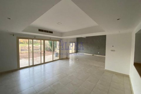 Kamienica na sprzedaż w Al Hamra Village, Ras Al Khaimah, ZEA 4 sypialnie, 257.3 mkw., nr 625136 - zdjęcie 3