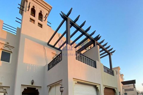 Kamienica na sprzedaż w Al Hamra Village, Ras Al Khaimah, ZEA 4 sypialnie, 257.3 mkw., nr 625136 - zdjęcie 1