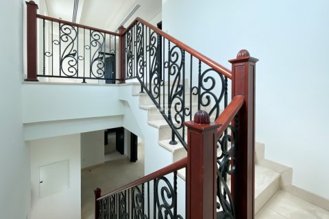 Villa te huur in Al Furjan, Dubai, VAE 4 slaapkamers, 600 vr.m., nr 625139 - foto 12