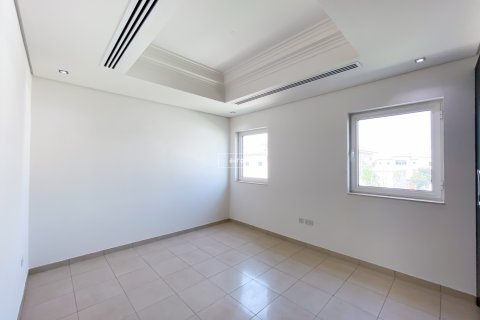 Villa te huur in Al Furjan, Dubai, VAE 4 slaapkamers, 600 vr.m., nr 625139 - foto 17