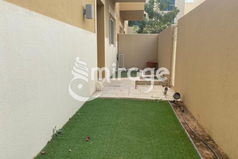 Villetta a schiera in vendita a Al Raha Gardens, Abu Dhabi, EAU 4 camere da letto, 239.4 mq. № 597359 - foto 12