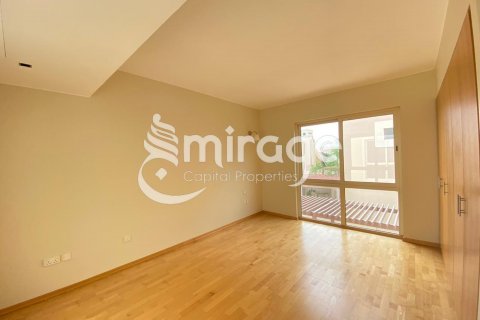 Villetta a schiera in vendita a Al Raha Gardens, Abu Dhabi, EAU 4 camere da letto, 239.4 mq. № 597359 - foto 2