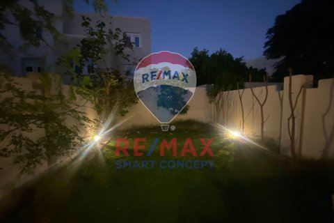 Villa in Al Reef, Abu Dhabi, UAE 2 bedrooms, 169.8 sq.m. № 567194 - photo 8