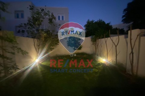 Villa in Al Reef, Abu Dhabi, UAE 2 bedrooms, 169.8 sq.m. № 567194 - photo 11