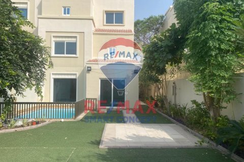 Vilë në Al Reef, Abu Dhabi, Emiratet e Bashkuara Arabe 5 dhoma gjumi, 273.4 m2. № 567193 - Foto 4