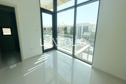 Vilë në DAMAC Hills (Akoya by DAMAC), Dubai, Emiratet e Bashkuara Arabe 3 dhoma gjumi, 253 m2. № 628210 - Foto 13
