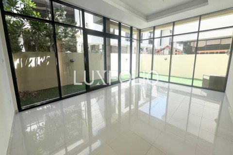 Vilë në DAMAC Hills (Akoya by DAMAC), Dubai, Emiratet e Bashkuara Arabe 3 dhoma gjumi, 253 m2. № 628210 - Foto 1