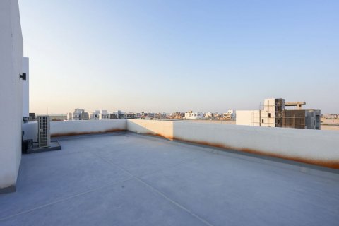 Commercial property in Al Shamkha, Abu Dhabi, UAE 5 bedrooms, 510 sq.m. № 593918 - photo 15