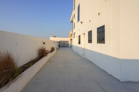 Commercial property in Al Shamkha, Abu Dhabi, UAE 5 bedrooms, 510 sq.m. № 593918 - photo 17
