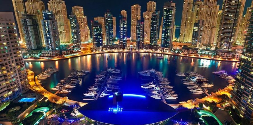 Appartamento a Dubai, EAU 3 camere da letto, 146 mq. № 599506