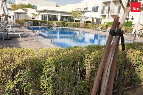 Dubai, UAE의 판매용 아파트 침실 3개, 234.9제곱미터 번호 579162 - 사진 2