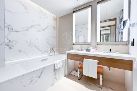 Apartment til leje i Downtown Dubai (Downtown Burj Dubai), Dubai, UAE 3 soveværelser, 146.4 kvm № 629747 - foto 16