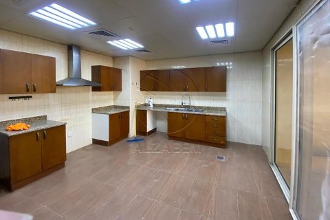 Vila di Baniyas, Abu Dhabi, UAE 3 bilik tidur, 325 meter persegi № 616049 - foto 5