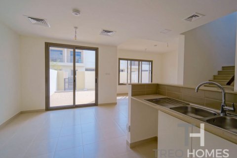 Řadový dům v Town Square, Dubai, SAE 4 ložnice, 270 m² Č.: 586708 - fotografie 16