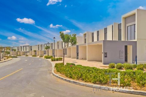 Üürile anda ridamaja asukohaga Dubai, AÜE: 3 magamistoaga, 181 m² Nr 586711 - pilt 1