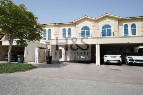 Müüa ridamaja asukohaga Motor City, Dubai, AÜE: 3 magamistoaga, 307 m² Nr 628544 - pilt 2