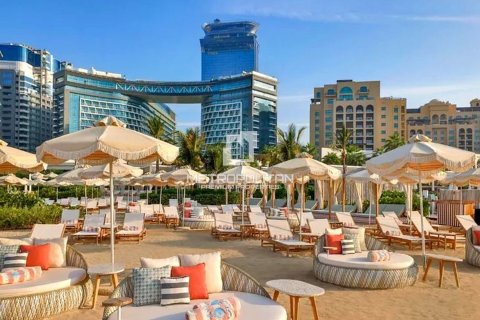 Appartamento in vendita a Palm Jumeirah, Dubai, EAU 33 mq. № 542652 - foto 2