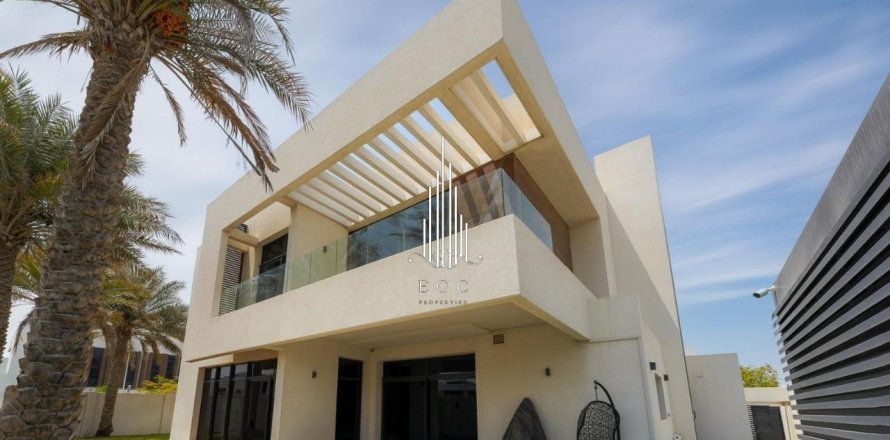 Yas Island、Abu Dhabi、UAEにあるヴィラ 5ベッドルーム、650.3 m2 No557931