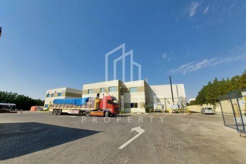 Warehouse in Dubai, UAE 5478 sq.m. № 620282 - photo 3