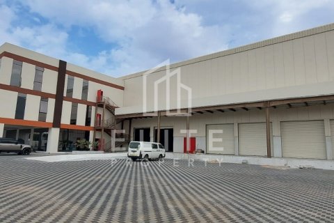 Warehouse in Jebel Ali, Dubai, UAE 7040 sq.m. № 620283 - photo 5
