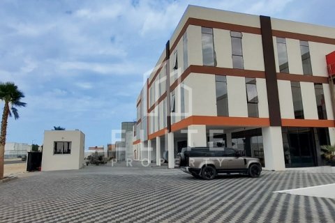Warehouse in Jebel Ali, Dubai, UAE 7040 sq.m. № 620283 - photo 4