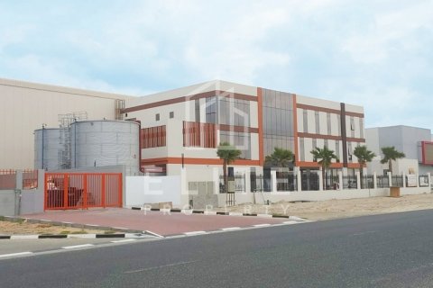 Warehouse in Jebel Ali, Dubai, UAE 7040 sq.m. № 620283 - photo 1