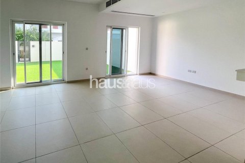 Řadový dům v Dubai Land, Dubai, SAE 3 ložnice, 179 m² Č.: 626010 - fotografie 2
