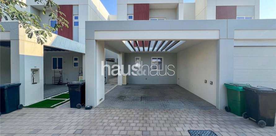 Řadový dům v Dubai Land, Dubai, SAE 3 ložnice, 179 m² Č.: 626010