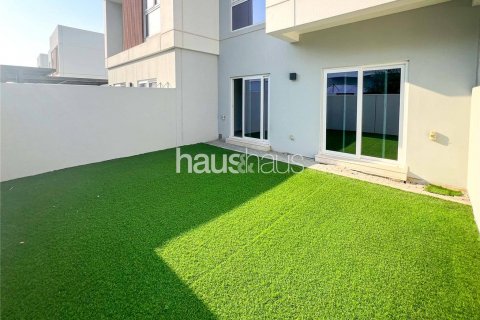 Řadový dům v Dubai Land, Dubai, SAE 3 ložnice, 179 m² Č.: 626010 - fotografie 17