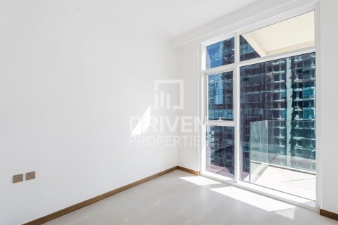 Apartmen di Business Bay, Dubai, UAE 2 bilik tidur, 103 meter persegi № 602144 - foto 7