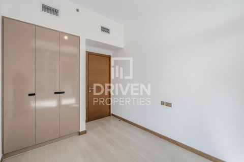 Apartmen di Business Bay, Dubai, UAE 2 bilik tidur, 103 meter persegi № 602144 - foto 6