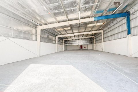 Warehouse in Al Quoz, Dubai, UAE 371.6 sq.m. № 569352 - photo 4