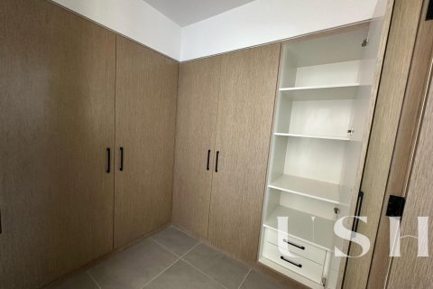 Řadový dům v Dubai Land, Dubai, SAE 4 ložnice, 269 m² Č.: 620816 - fotografie 2