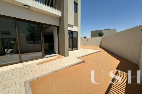 Řadový dům v Dubai Land, Dubai, SAE 4 ložnice, 269 m² Č.: 620816 - fotografie 12