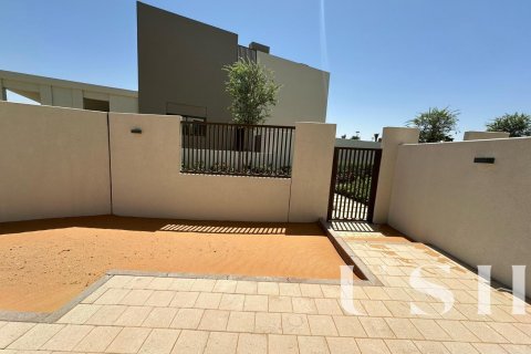 Řadový dům v Dubai Land, Dubai, SAE 4 ložnice, 269 m² Č.: 620816 - fotografie 24