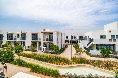 Townhouse in Arabian Ranches 3, Dubai, UAE 3 bedrooms, 203.99919449 sq.m. № 589284 - photo 22