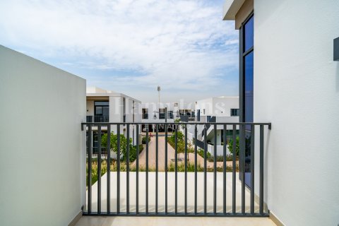 Townhouse in Arabian Ranches 3, Dubai, UAE 3 bedrooms, 203.99919449 sq.m. № 589284 - photo 17