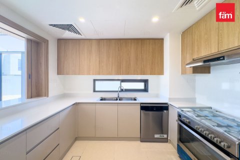 Villa para arrendamento em Dubai, EAU 4 quartos, 444.4 m2 № 632876 - foto 5